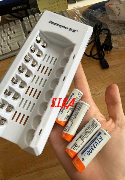 combo bộ sạc và 2 pin sạc (1)